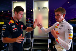 Даниил Квят, Red Bull Racing разминается