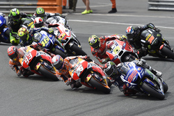 El inicio: Jorge Lorenzo, Yamaha Factory Racing toma la delantera