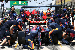 Max Verstappen, Scuderia Toro Rosso STR10 s'entraîne aux arrêts aux stands