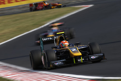 Alex Lynn, DAMS davanti a Pierre Gasly, DAMS