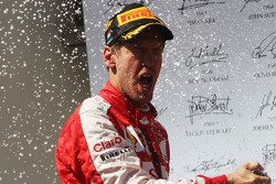 Race winner Sebastian Vettel, Ferrari, celebra