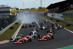 Beim Start in Führung: Sebastian Vettel, Ferrari