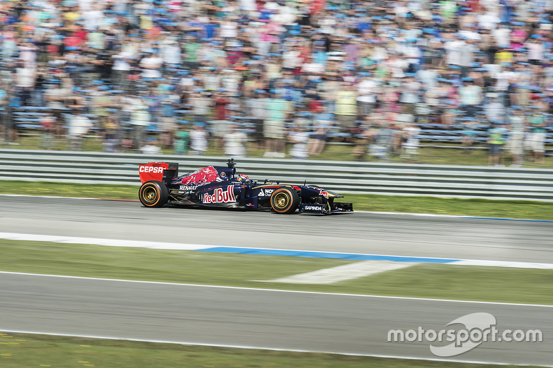 Max Verstappen melaju di Assen dalam sebuah demorun