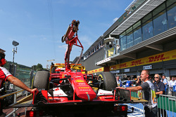 De Ferrari SF15-T van Kimi Raikkonen, Ferrari in de pits