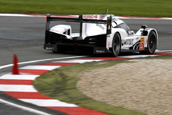 #17 Porsche Team Porsche 919 Hybrid : Timo Bernhard, Mark Webber, Brendon Hartley