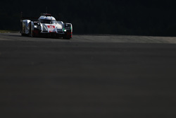 #8 Audi Sport Team Joest Audi R18 e-tron quattro : Lucas di Grassi, Loic Duval, Oliver Jarvis