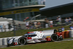 #7 Audi Sport Team Joest Audi R18 e-tron quattro: Marcel Fässler, Andre Lotterer, Benoit Tréluyer