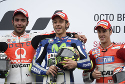 Podium : le deuxième Danilo Petrucci, Pramac Racing Ducati, le vainqueur Valentino Rossi, Yamaha Factory Racing et le troisième Andrea Dovizioso, Ducati Team