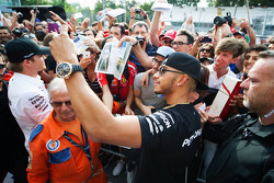 Lewis Hamilton, Mercedes AMG F1 com seu novo cabelo