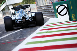 Lewis Hamilton, Mercedes AMG F1 W06 et Nico Rosberg, Mercedes AMG F1 W06