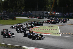 Алекс Линн, DAMS едет впереди Стоффеля Вандорна, ART Grand Prix и Сергея Сироткина, Rapax