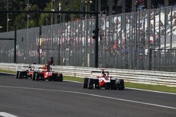 Esteban Ocon, ART Grand Prix avanti a Kevin Ceccon, Arden International and Luca Ghiotto, Trident