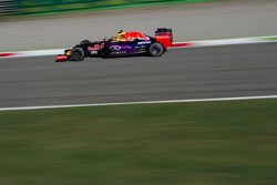 Daniil Kvyat, Red Bull Racing RB11