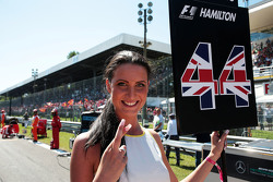 Ombrellina per Lewis Hamilton, Mercedes AMG F1