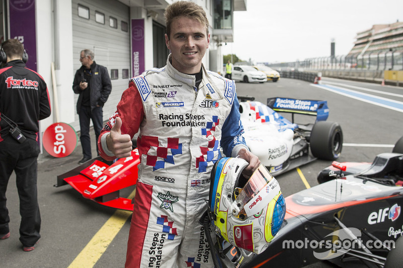 Race winner Oliver Rowland, Fortec Motorsports