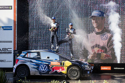 Победитель и чемпион 2015 года в чемпионате WRC Себастьен Ожье и Жюльен Инграссиа, Volkswagen Polo W