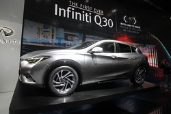 Infiniti Q30