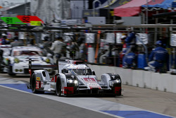 #8 Audi Sport Team Joest Audi R18 e-tron quattro: Lucas di Grassi, Loic Duval, Oliver Jarvis