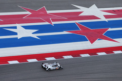 #17 Porsche Team Porsche 919 Hybrid: Timo Bernhard, Mark Webber, Brendon Hartley