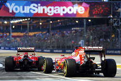 Себастьян Феттель, Ferrari SF15-T та Кімі Райкконен, Ferrari SF15-T на виїзді з піт-лейн