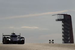 #8 Audi Sport Team Joest Audi R18 e-tron quattro: Lucas di Grassi, Loic Duval, Oliver Jarvis