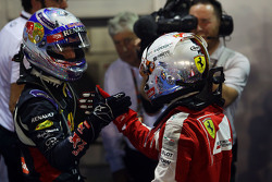 Ganador, Sebastian Vettel, Ferrari celebra con el segundo lugar Daniel Ricciardo, Red Bull Racing
