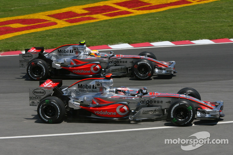 Arrancada Lewis Hamilton, McLaren Mercedes, MP4-22 y Fernando Alonso, McLaren Mercedes, MP4-22