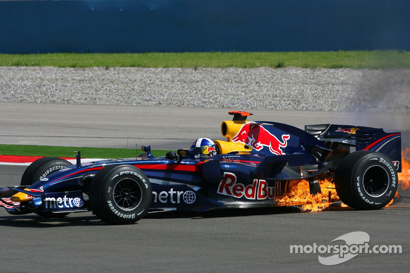 David Coulthard, Red Bull Racing, RB3 on fire