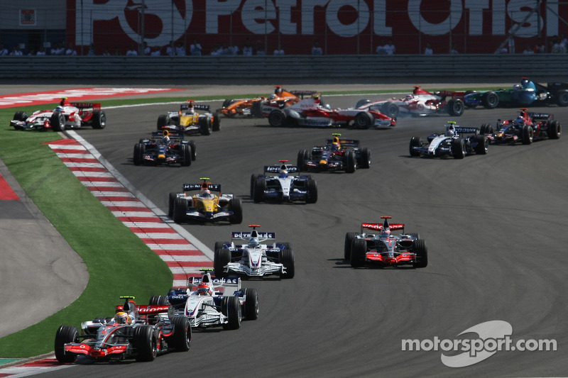 Start, Lewis Hamilton, McLaren Mercedes, MP4-22 ve Robert Kubica, BMW Sauber F1 Team, F3.07