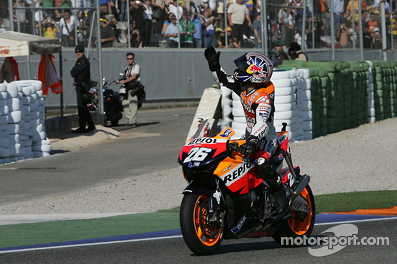 Le vainqueur de la course Dani Pedrosa