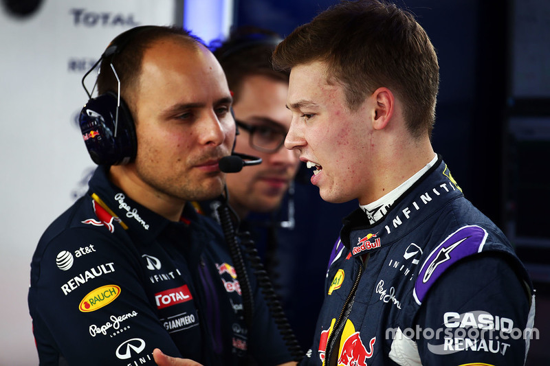 Gianpiero Lambiase, Red Bull Racing Engineer with Daniil Kvyat, Red Bull Racing