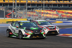 Frank Yu Siu Fung, SEAT Leon, Craft-Bamboo Racing and George Chou, SEAT Leon, Roadstar Racing Team