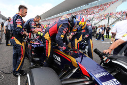 Carlos Sainz Jr., Scuderia Toro Rosso STR10