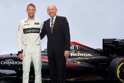 Jenson Button de McLaren y Ron Dennis McLaren Presidente y Consejero Delegado