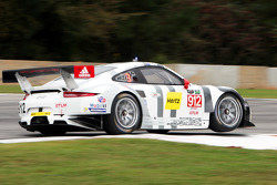 #912 Porsche Team North America Porsche 911 RSR : Jörg Bergmeister, Earl Bamber, Frédéric Makowiecki