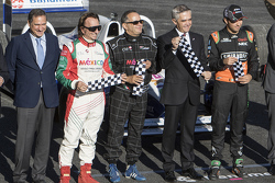 (Izq a Der) Alejandro Soberón Director de CIE, Emerson Fittipaldi, Héctor Rebaque,Miguel Angel Mancera Jefe de Gobierno Ciudad de México, y Sergio Pérez Sahara Force India, en la Inauguración del Autódromo Hermanos Rodriguez