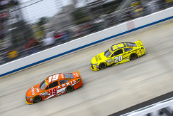 Carl Edwards, Joe Gibbs Racing Toyota and Matt Kenseth, Joe Gibbs Racing Toyota