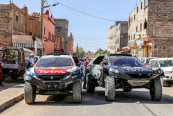 #312 Peugeot Sport Peugeot 2008 DKR: Sébastien Loeb, Daniel Elena and #311 Peugeot Sport Peugeot 200
