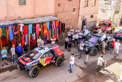 #312 Peugeot Sport Peugeot 2008 DKR: Sébastien Loeb, Daniel Elena and #311 Peugeot Sport Peugeot 200