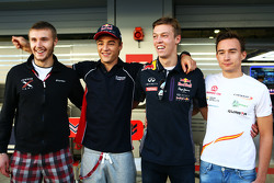 Российские пилоты в Сочи: Сергей Сироткин, Rapax GP2; Артем Маркелов, Russian Time GP2; Даниил Квят, Red Bull Racing; Константин Терещенко, Campos Racing GP3