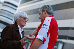Bernie Ecclestone avec Maurizio Arrivabene