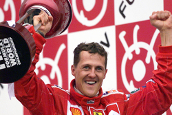 Il vincitore della gara e del Campionato del Mondo 2000, Michael Schumacher, Ferrari