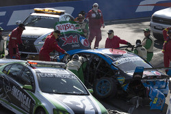 Chaz Mostert, Prodrive Racing Australia Ford se crashe