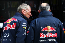 Dr Helmut Marko, Red Bull Motorsport Consultant met Franz Tost, Scuderia Toro Rosso teambaas