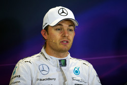 Нико Росберг, Mercedes AMG F1 на пресс-конференции после квалификации