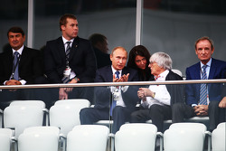 Владимир Путин, президент России и Берни Экклстоун