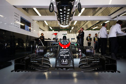 Машина McLaren MP4-30