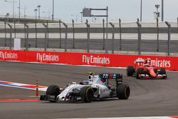 Valtteri Bottas, Williams FW37 voor Kimi Raikkonen, Ferrari SF15-T