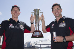 Winnaars Craig Lowndes en Steven Richards, Triple Eight Race Engineering Holdenvieren met de Bathurs