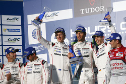 Podium: 1. Timo Bernhard, Mark Webber, Brendon Hartley, Porsche Team